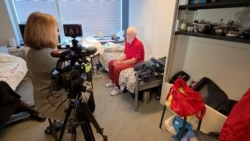 Георгій Батринча, пенсіонер із Одещини, у своїй кімнаті у притулку для українців з тимчасовим захистом у Брюсселі, Бельгія