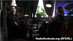 «Переконати в чомусь неможливо. Там люди заходять вже емоційно заангажовані або на позитив щодо України, або на негатив щодо України», – Віталій Дрібниця