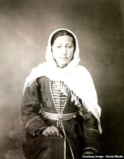 Орыс порно: қыздар жігіттерді ұрады