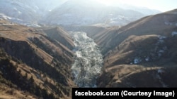 Пиряхи Деҳдал дар моҳҳои ахир садҳо метр ҳаракат кардааст.