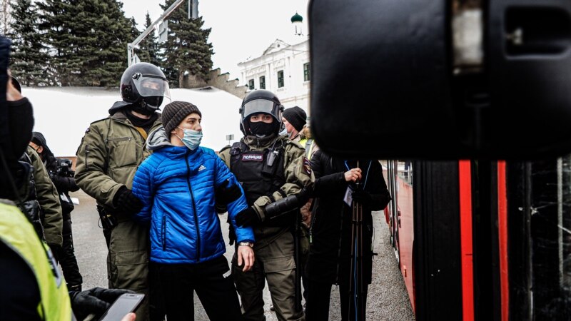 Никто из депутатов Татарстана не спросил Артема Хохорина о массовых задержаниях на митингах 
