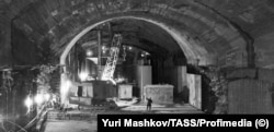 Work under way on a tunnel amid construction of the Roghun dam in 1987