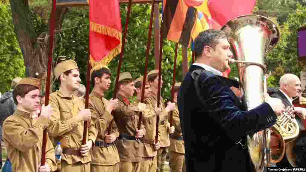 Moldova - 1st May Communists and Socialists on the streets, Chisinau