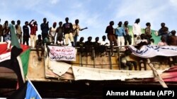 تظاهر کننده‌گان در شهر خرطوم پایتخت سودان/Source: Ahmed Mustafa (AFP)
