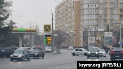 Фото цен на бензин на автозаправке в Симферополе. 31 марта 2026 года