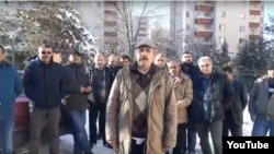 Ankara. Türkmenistanyň ilçihanasynyň öňünde protest bildirýän türk işçileri 