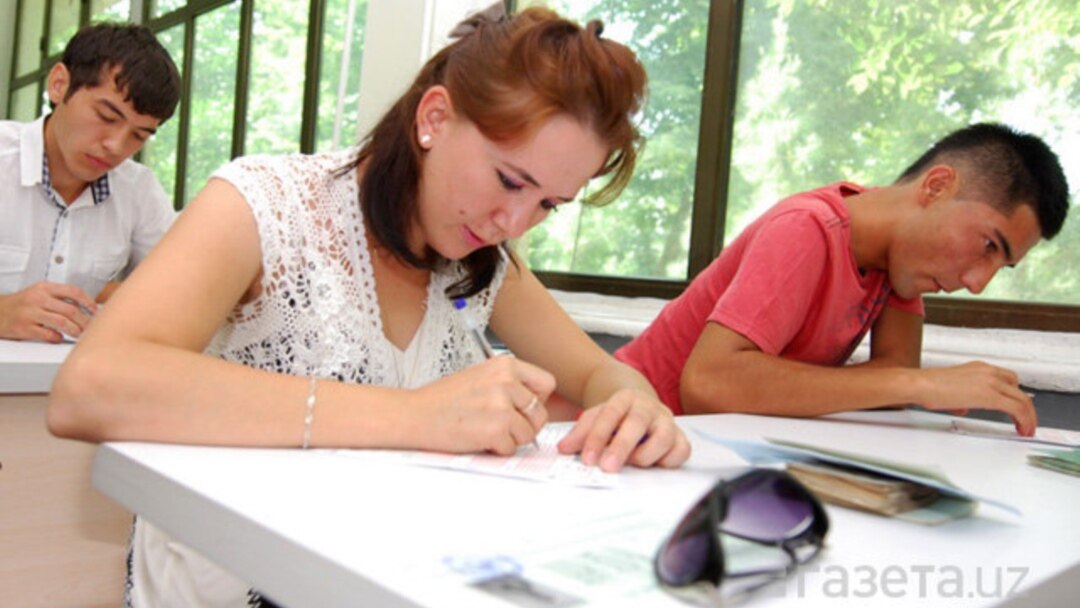 Orta boyli blondalar Onlaynda fistingni yaxshi koradigan buvining porno videosini tomosha qiling.