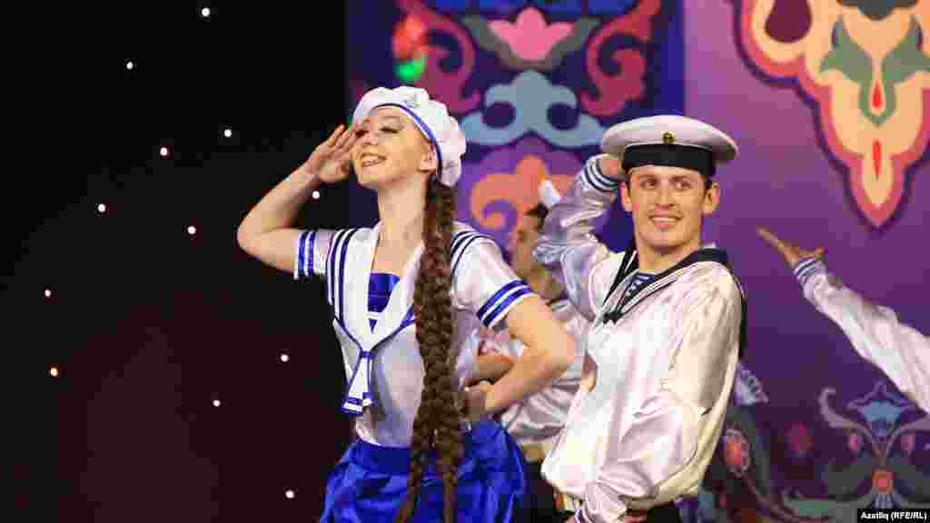 "Агыйдел" ансамбле чыгышы