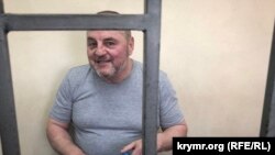 Edem Bekirov Qırımda mahkeme oturışında