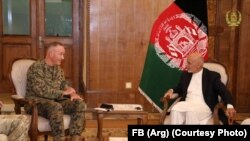 اشرف غني او جوزف ډنفورډ