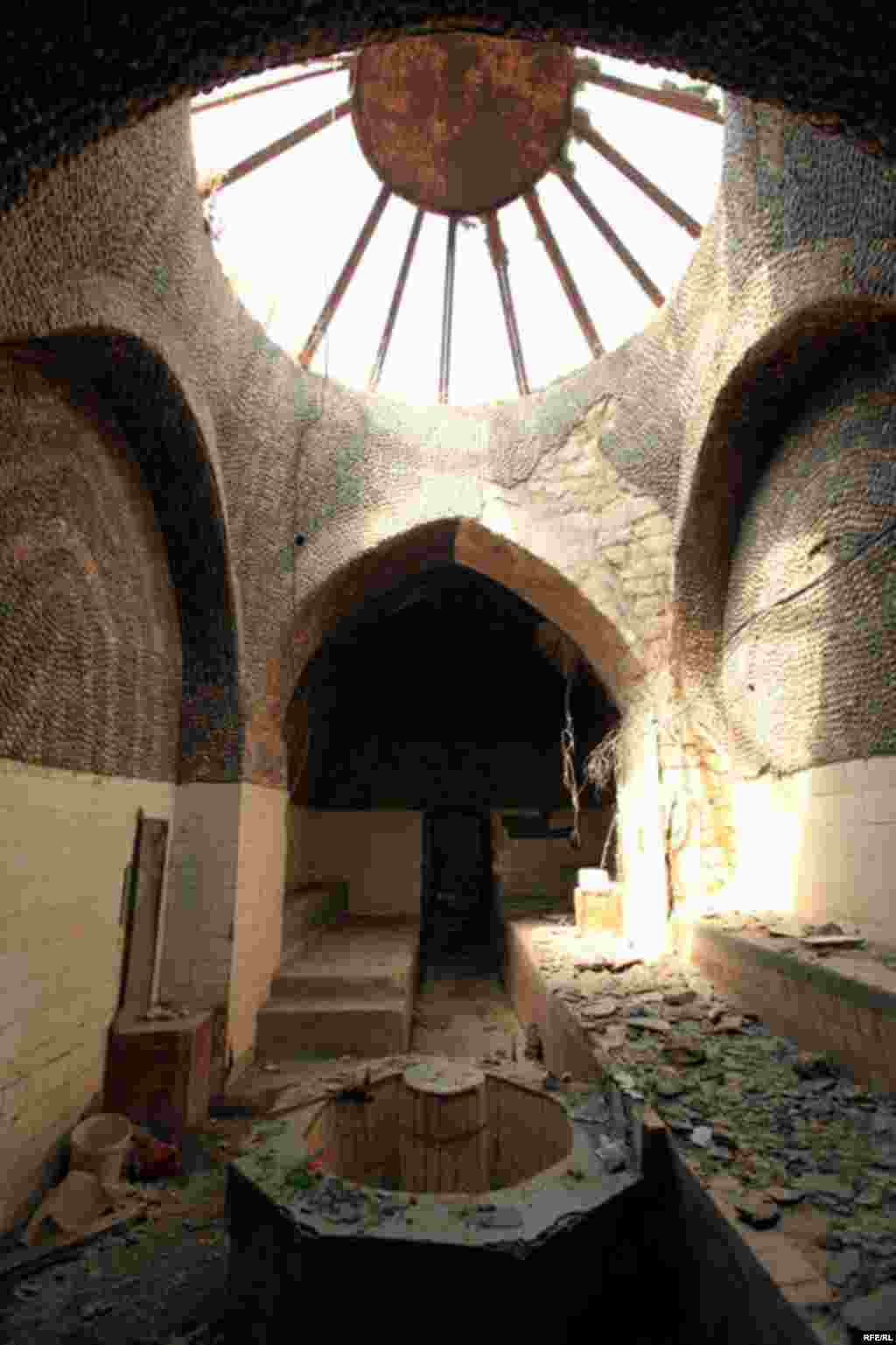 Coratda tərk edilmiş qədim hamam #10