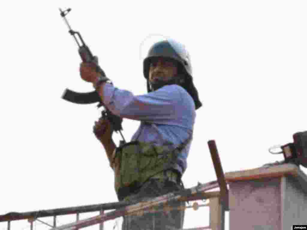 بر فراز دیوار زندان کهریزک