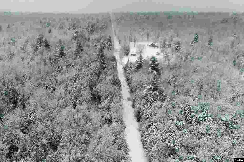 Kufiri mes Shteteve të Bashkuara dhe Kanadasë.