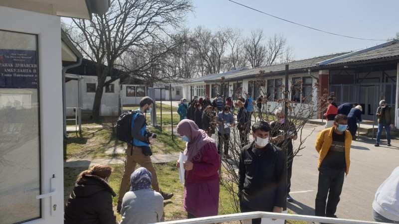 Vakcinacija u migrantskom kampu Krnjača u Beogradu