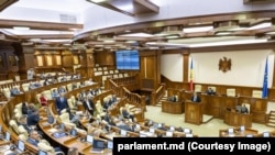Парлямэнт Малдовы абмяркоўвае пытаньне аб увядзеньні надзвычайнага становішча, 22 верасьня 2026 году 