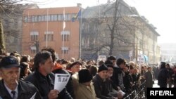 Protesti u Sarajevu nakon što je u tramvaju ubijen sedamnaestogodišnji mladić Denis Mrnjavac