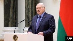 Закон передбачає можливість запровадження заборони на діяльність іноземних ЗМІ на території Білорусі «у разі недружніх дій іноземних держав щодо білоруських ЗМІ»