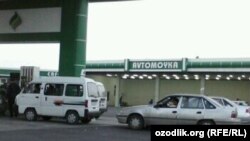 Бензин учун навбат