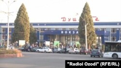 Истгоҳи роҳи оҳани Душанбе. Акс аз бойгонӣ.