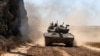 Израил армиясынын аскерлери танк менен Газада баратышат. 7-май, 2024-жыл.