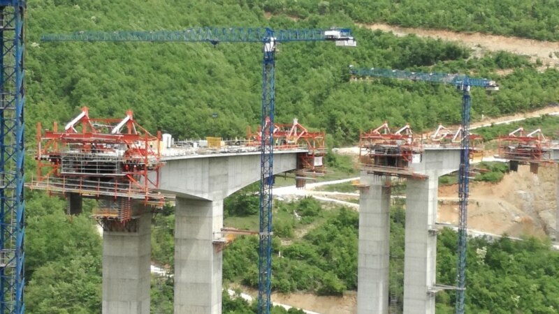 Shkupi shqyrton ndarjen e rrugëve me
ndërtuesit kinezë të autostradës