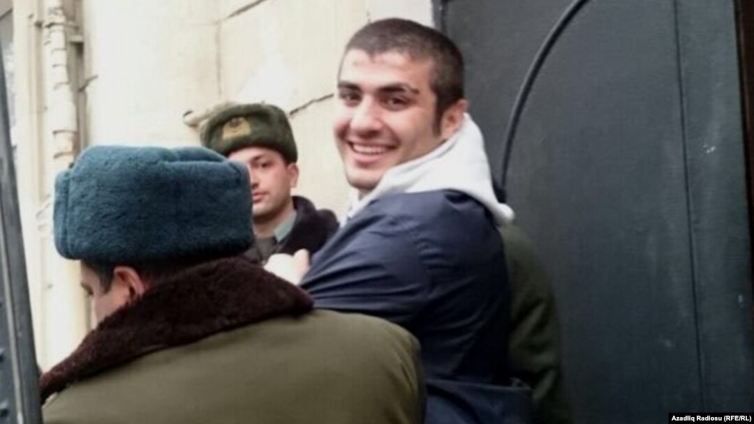 Mehman Hüseynov məhkəməyə gətirilən zaman
