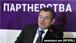 Armenia - Sergey Glazyev, an adviser to Russian President Vladimir Putin, speaks at a conference in Yerevan, 14Oct2016