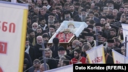 ილია მეორე 93 წლის ასაკში გარდაიცვალა.