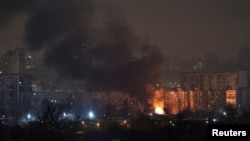 Вогонь і дим після російського удару по Києву, 24 січня 2026 року