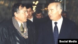 Telejurnalist Muhammadjon Obidov prezident Islom Karimov bilan.