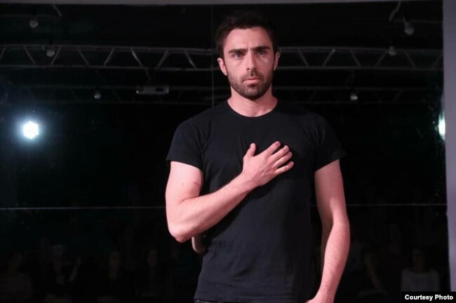 Актер Григорий Гандлевский