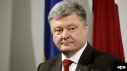 Президент Петро Порошенко висловив упевненість у тому, що через декілька тижнів Рада ЄС затвердить рішення про надання Україні безвізового режиму