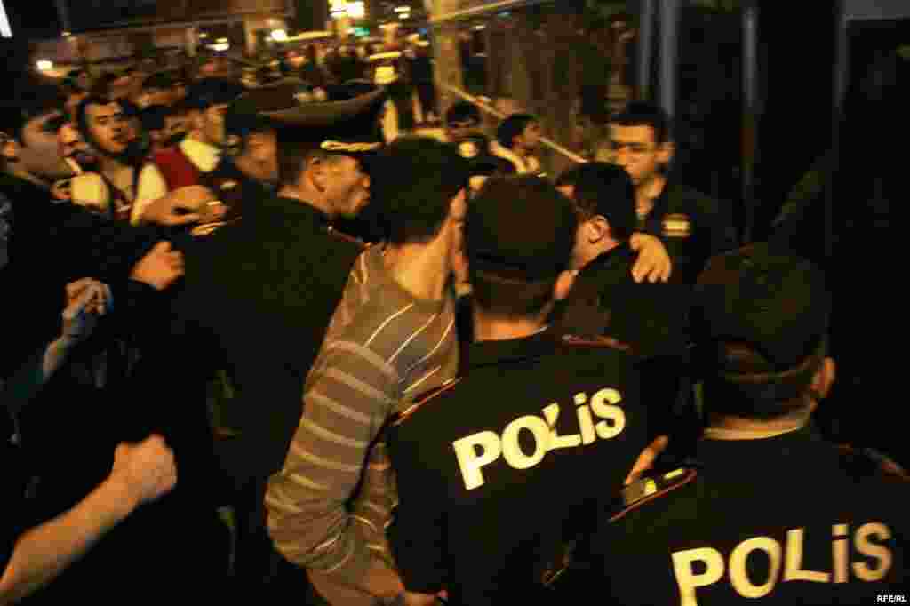 Tribunada savaş, meydanda barış... #28