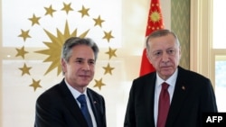 Ентоні Блінкен і Реджеп Таїп Ердоган обговорили пріоритети безпеки в Європі, в тому числі захист суверенітету та територіальної цілісності України і вступ Швеції до НАТО, заявив Держдеп
