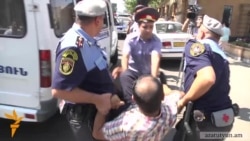 Nine Detained During Protest Against Sarkisian Decision 