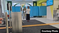 Референдум-2026. Процесс голосования в избирательном участке №388 в Алматы