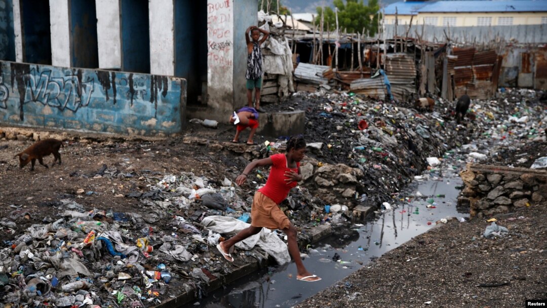Port au Princ, glavni grad Haitija, nakon udara uragana Matthew 