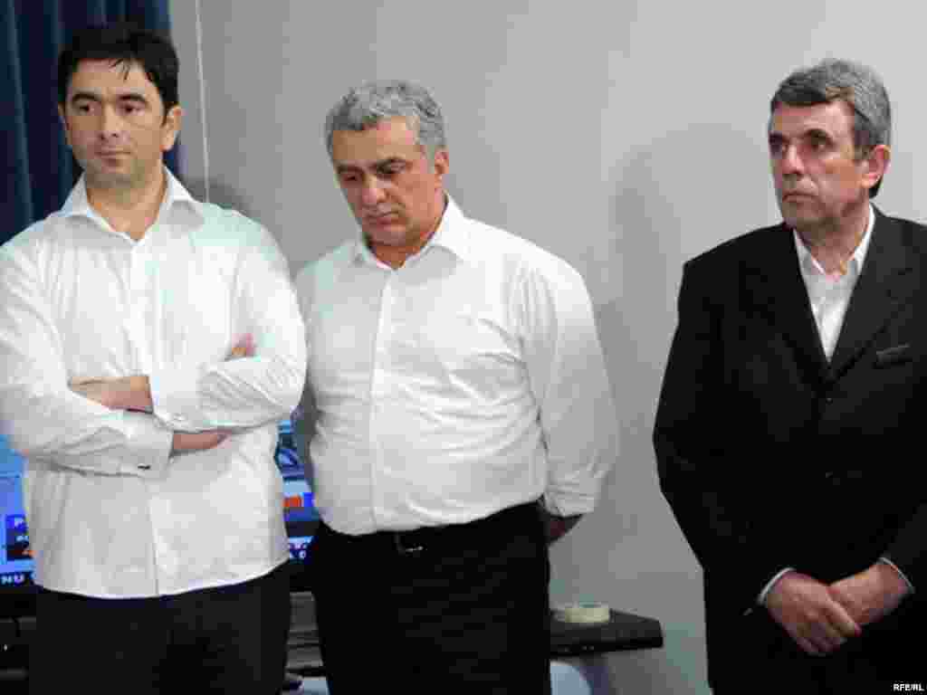 Nebojša Medojević (PzP), Andrija Mandić (NOVA) i Neven Gosović (SNP) Foto: Savo Prelević 