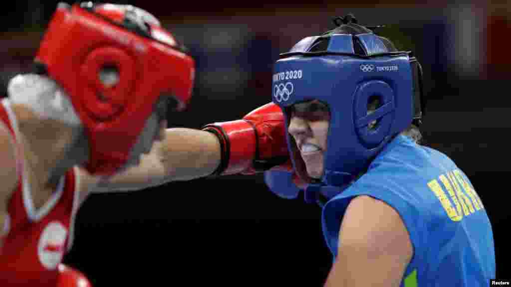 Бокс женщин в полутяжелом весе. Анна Лысенко из Украины против Оумайма Бель Ахбиб из Марокко. Токио, 27 июля 2021 года