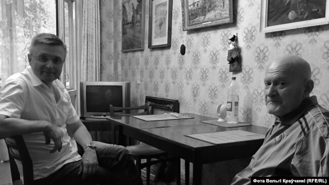Аўтар у гасьцях у прафэсара Адама Мальдзіса, 31 траўня 2018 году, Менск