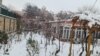 بارش اولین برف امسال در شهر کابل؛ نوریه: خانواده برادرم را برفی کردم