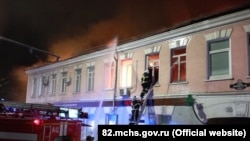 Пожар в двухэтажном доме в центре Ялты, 10 января 2022 года