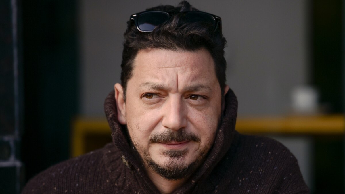 Той е бил барман в Прага, градинар в Торонто, готвач