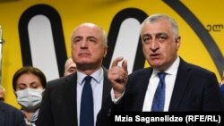 პარტია „ლელოს" პოლიტსაბჭოს თავმჯდომარე ბადრი ჯაფარიძე, „ლელოს" თავმჯდომარე მამუკა ხაზარაძე 