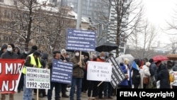 Protesti grupe građana Restart ispred OHR-a u Sarajevu
