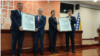 Uručivanje priznanja počasni građanin Mostara američkom ambasadorui Ericu Nelsonu i šefu Delegacije Evropske unije (EU) Johannu Sattleru, sjednica Gradskog vijeća , 12. januar 2022
