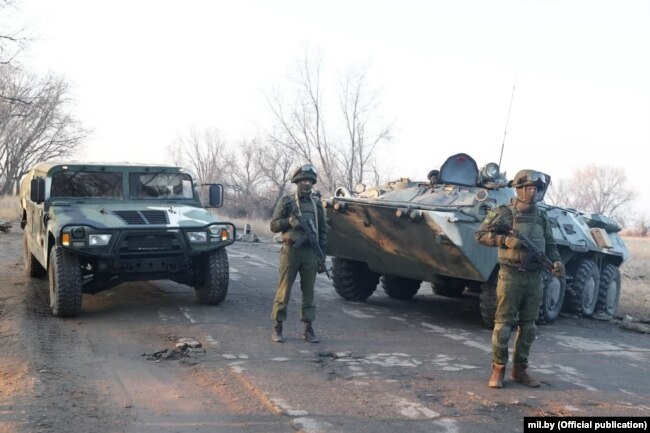 Белорусские военные, прибывшие в Казахстан в рамках помощи ОДКБ. О помощи в «борьбе с терроризмом» организацию просил президент Токаев