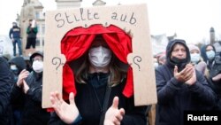Protesti u Briselu zbog mjere vlade o zatvaranju pozorišnih i kocertnih dvorana, 26. decembar 2021. 