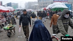 دبیرکل سازمان ملل می‌گوید: مسدود بودن دارایی‌های افغانستان و سرمای شدید زمستان برای مردم این کشور شرایط مرگباری ایجاد کرده است. 