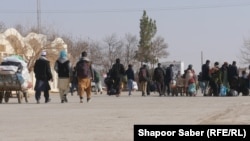 شماری از مهاجرین افغان که از ایران اخراج شده اند